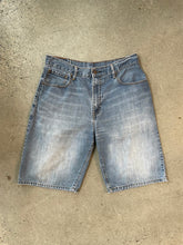 Load image into Gallery viewer, Levi's 569 Shorts