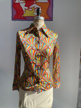 Load image into Gallery viewer, 70s Rainbow Fan Print Button Down