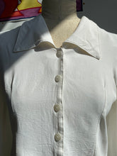Load image into Gallery viewer, Cropped Single Stitch Button Up
