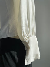 Load image into Gallery viewer, Cropped Single Stitch Button Up