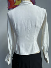 Load image into Gallery viewer, Cropped Single Stitch Button Up