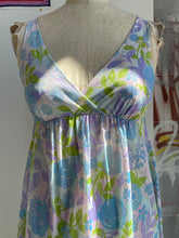 Load image into Gallery viewer, 1960s/70s Sweet Floral Negligee Slip