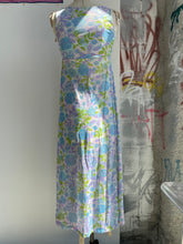 Load image into Gallery viewer, 1960s/70s Sweet Floral Negligee Slip