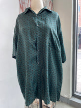 Load image into Gallery viewer, Vintage Silk Top