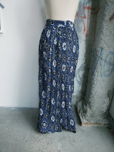 Load image into Gallery viewer, 100% Cotton Maxi Multi Bells Floral Printed