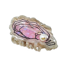 Load image into Gallery viewer, Midi Oyster Hair Claw Clip
