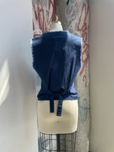 Load image into Gallery viewer, 90s Quilted Button Up Vest
