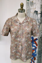 Load image into Gallery viewer, 70s Floral Button Up w/ Lace Details
