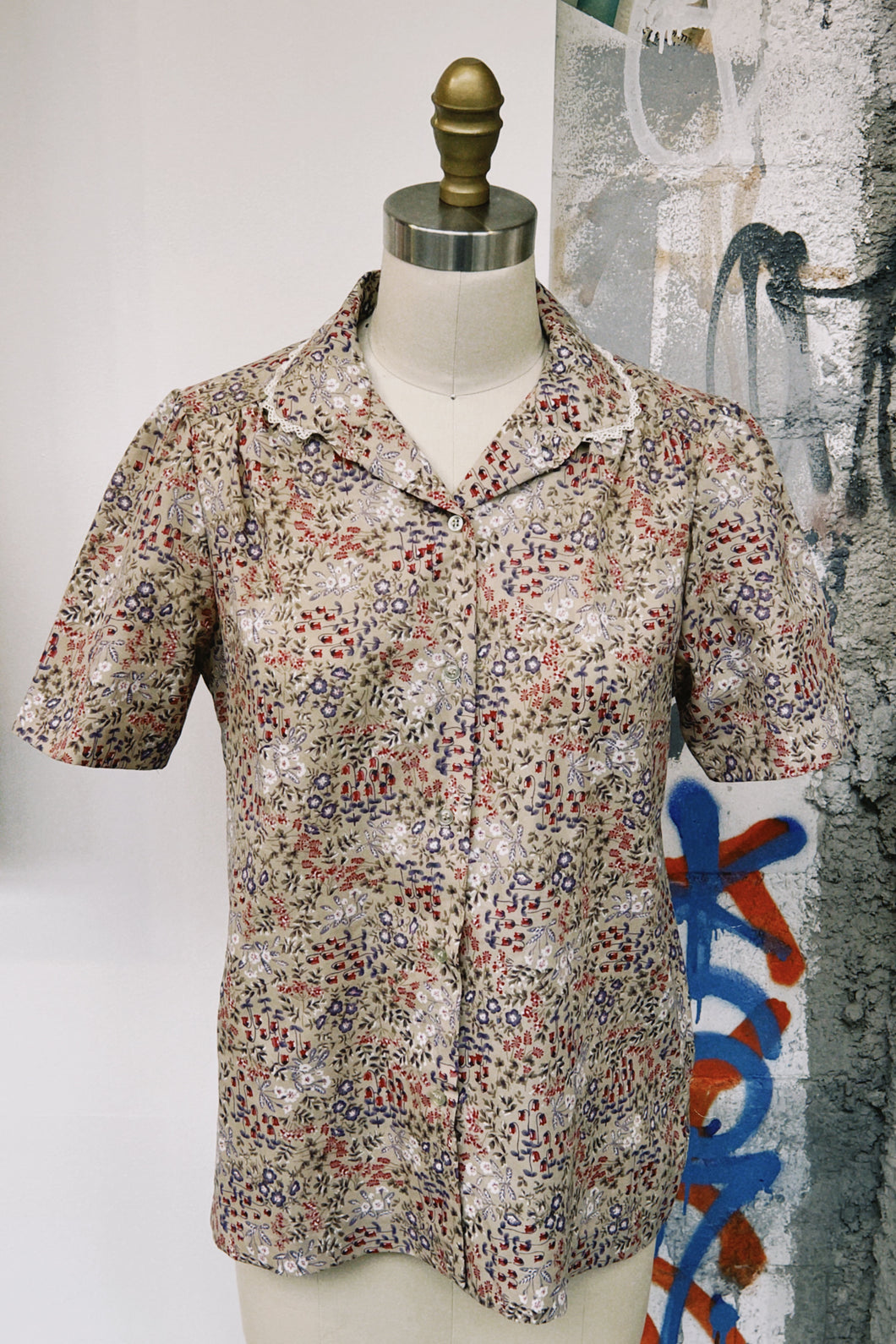 70s Floral Button Up w/ Lace Details