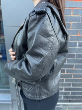 Load image into Gallery viewer, Wilsons Leather Pilots Bomber
