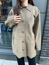 Load image into Gallery viewer, 3/4 Button Up Suede Jacket
