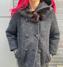 Load image into Gallery viewer, Vintage EFV Furline Jacket
