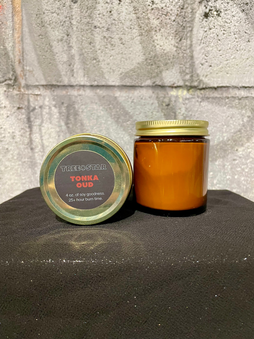 Tree Star Tonka Oud Candle