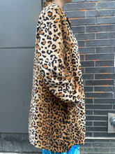Load image into Gallery viewer, Reversible Leopard Print Overcoat
