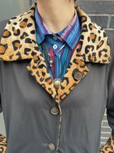 Load image into Gallery viewer, Reversible Leopard Print Overcoat
