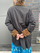 Load image into Gallery viewer, Reversible Leopard Print Overcoat

