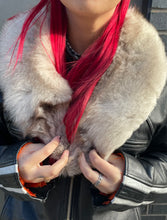 Load image into Gallery viewer, Fox Fur Collar
