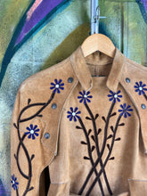 Load image into Gallery viewer, 1970s Floral Motif Suede Cape
