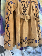 Load image into Gallery viewer, 1970s Floral Motif Suede Cape
