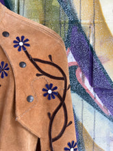 Load image into Gallery viewer, 1970s Floral Motif Suede Cape
