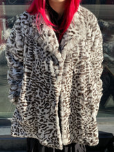 Load image into Gallery viewer, VIntage Rabbit Fur Coat
