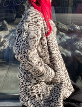 Load image into Gallery viewer, VIntage Rabbit Fur Coat
