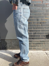 Load image into Gallery viewer, Vintage Tommy Hilfiger Jeans
