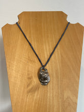 Load image into Gallery viewer, Handmade Seashell - Silk Necklace
