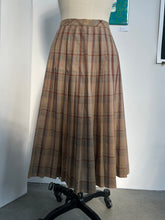 Load image into Gallery viewer, 70s Vintage Tan Plaid Pleated Midi Skirt
