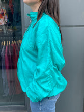 Load image into Gallery viewer, Vintage Casual Isle Windbreaker
