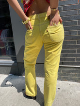 Load image into Gallery viewer, Levi's Yellow Contrast Stitch Jeans
