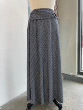 Load image into Gallery viewer, Patterned O-Ring Skirt
