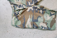 Load image into Gallery viewer, Camo Baggy Cargo Shorts
