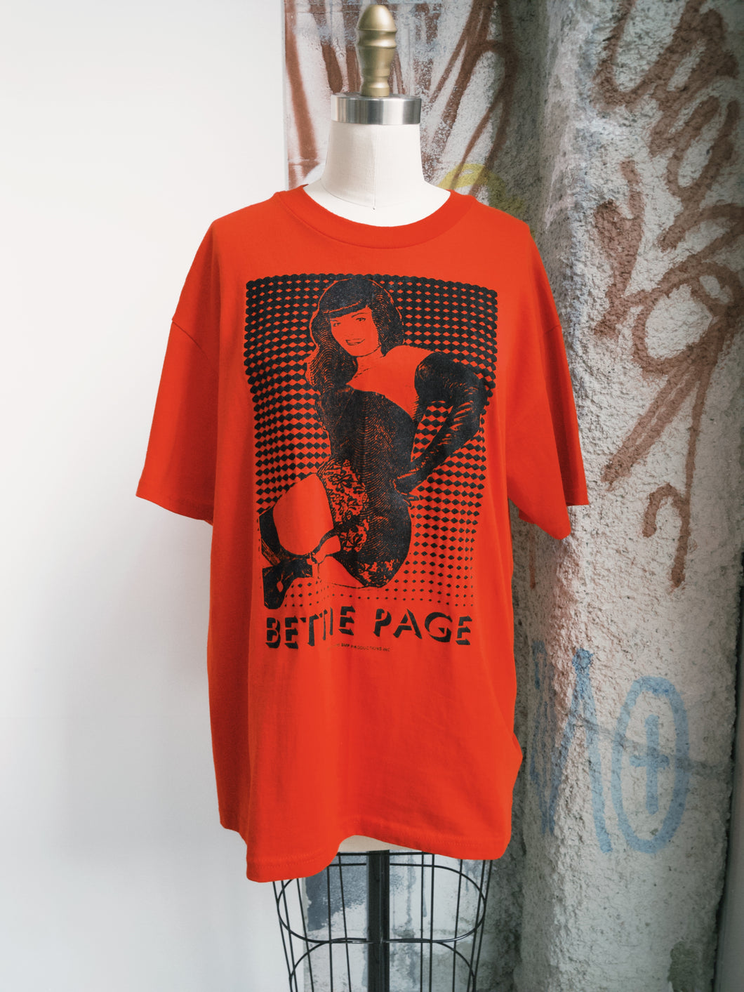 90s Vintage Mosquito Head Bettie Page Velvet Tee